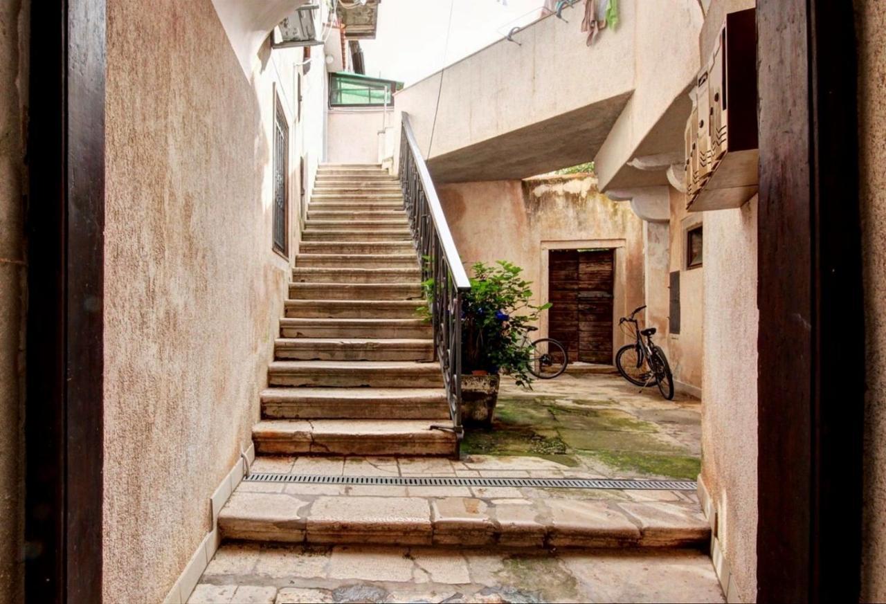 Yulia Apartments Ρόβινι Εξωτερικό φωτογραφία