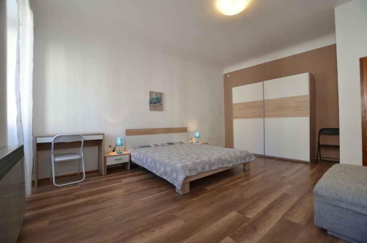 Yulia Apartments Ρόβινι Εξωτερικό φωτογραφία