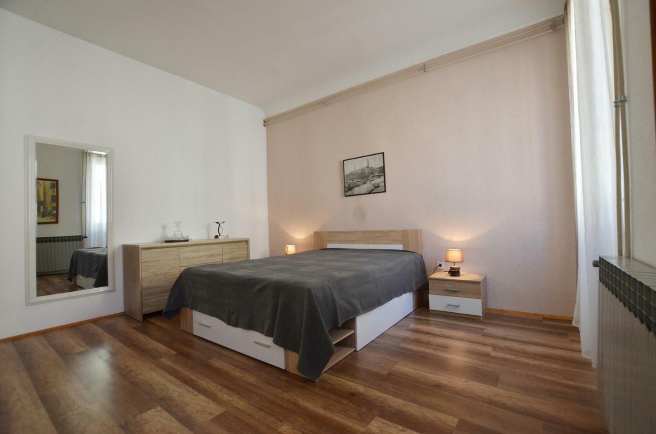 Yulia Apartments Ρόβινι Εξωτερικό φωτογραφία
